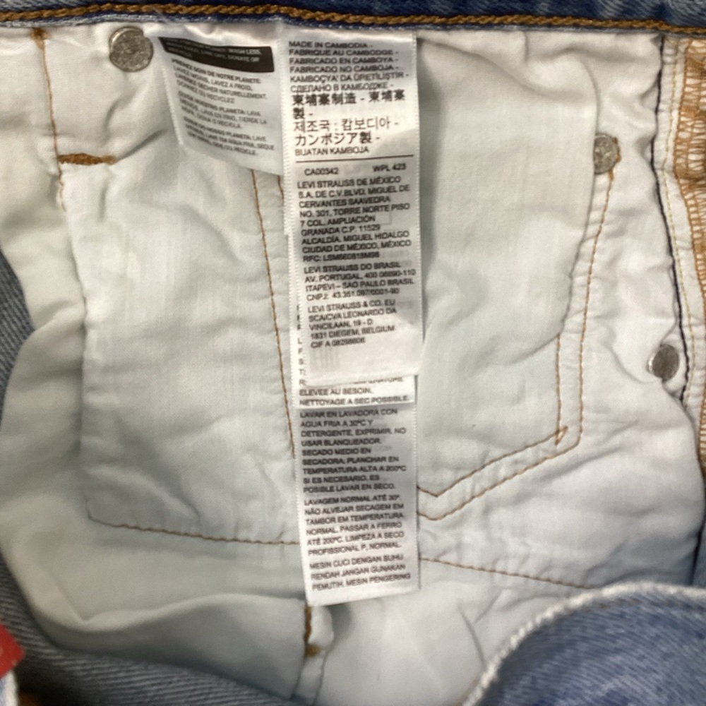 Levi 501 Button Fly Shorts Distressed NWT 30 - Picture 5 of 7